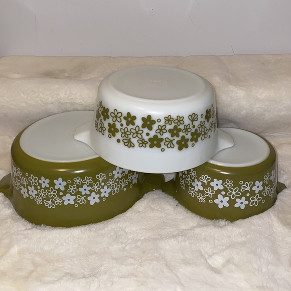 - Vintage Pyrex Spring Blossom Crazy Daisy Green White Floral Bowls - Picture 9 of 16
